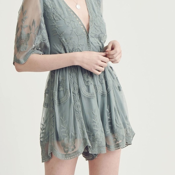 Sale! Lace Mini Romper - Picture 1 of 7